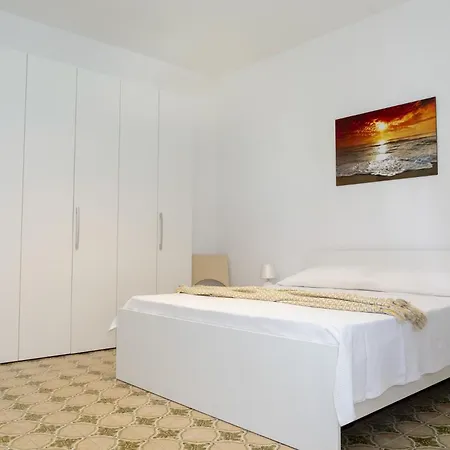 Appartement Zaffiro 1 *